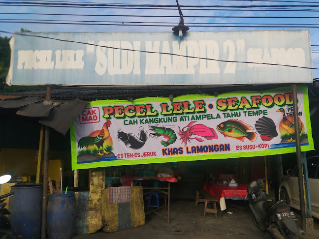 Pecel lele dan seafood cak mad