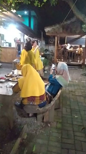 Opinii despre Penyetan Sedekah Bunda în Kota Semarang - Gastronomi dan perhotelan