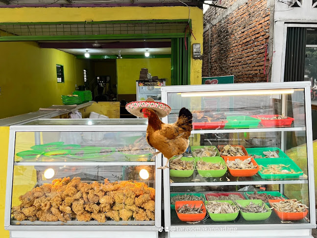 TARASO MAKAN PADANG (AYAM GEPREK & IKAN ASIN) - Kota Padang