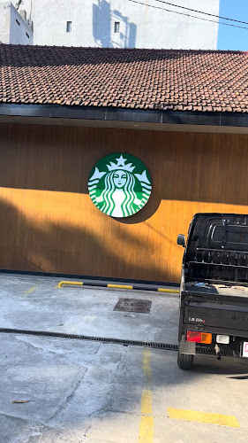 Starbucks Karunrung - Gastronomi dan perhotelan