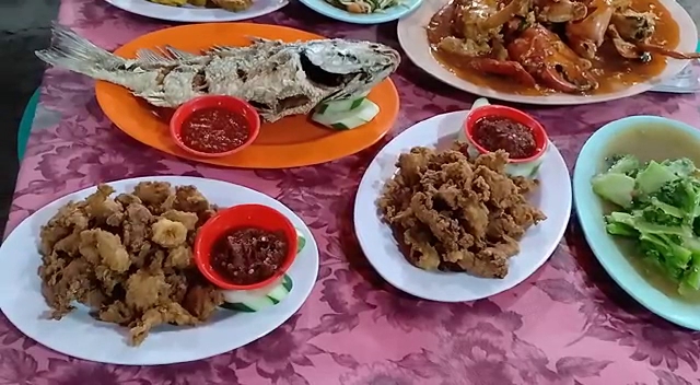 Opinii despre Seafood Fajar în Kota Bandar Lampung - Gastronomi dan perhotelan