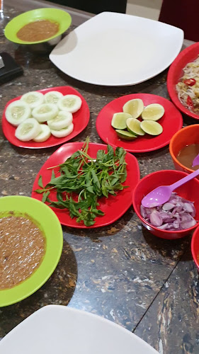 Opinii despre Rumah Makan Sumber Aroma în Kota Kendari - Gastronomi dan perhotelan