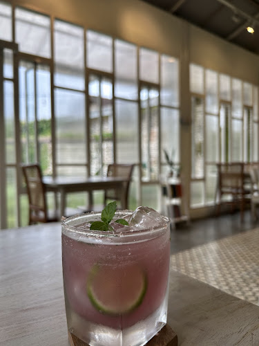 Opinii despre Tanasurga restaurant, cafe, garden and less waste organic store în Kota Salatiga - Gastronomi dan perhotelan