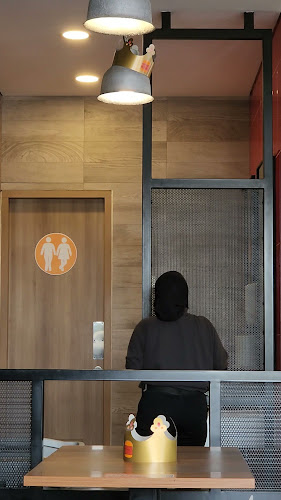 Burger King Hasanuddin - Gastronomi dan perhotelan