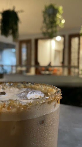 Opinii despre Tjimanoek Koffie & Meals (Koffie, Meals, Billiard & Breakfast) în Kota Bandung - Gastronomi dan perhotelan