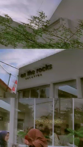 Opinii despre On The Rocks Salatiga în Kota Salatiga - Gastronomi dan perhotelan