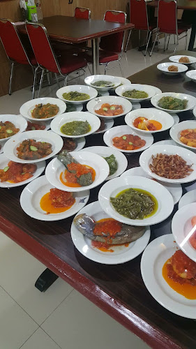 Opinii despre Restoran Sederhana Masakan Padang în Kota Makassar - Gastronomi dan perhotelan