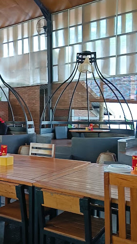 Opinii despre Warung Wareg Ngandat în Kota Batu - Gastronomi dan perhotelan