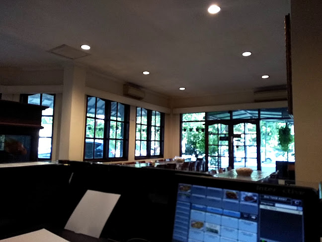 Ayam Goreng Ny. Suharti - Surabaya