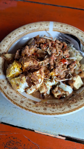 Opinii despre Tahu Gimbal Setahun Puspogiwang în Kota Semarang - Gastronomi dan perhotelan