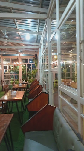 D’raz Coffeehouse & Restaurant
