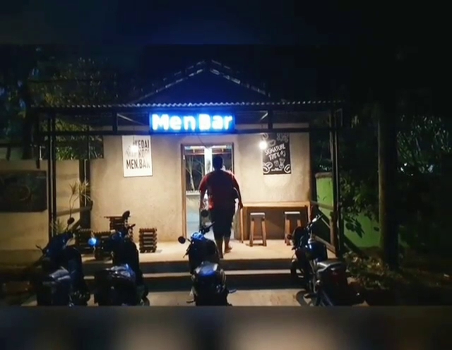 Comentarii opinii despre Kedai Kopi Men.Bar