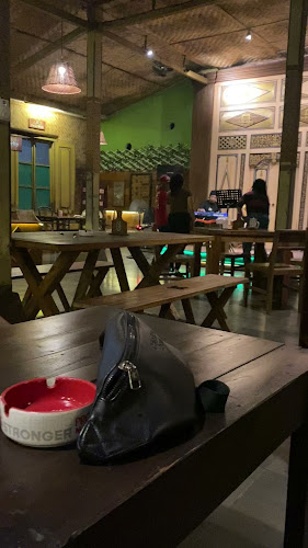 Opinii despre Daharan Njeron mbeteng în Kota Surakarta - Gastronomi dan perhotelan