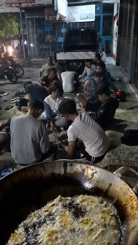Opinii despre Angkringan Bangjo Gorengan Anget în Kota Semarang - Gastronomi dan perhotelan