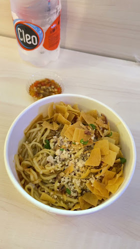 Opinii despre MIE AMOR GION MARKET MERR în Surabaya - Gastronomi dan perhotelan