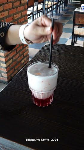 Opinii despre Dhapu Ava Koffie Sudirman în Kota Pekanbaru - Gastronomi dan perhotelan