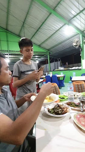 Opinii despre Rumah Makan Selera Alam în Kota Kendari - Gastronomi dan perhotelan