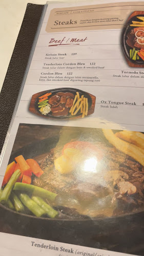 Opinii despre Le Cafe Gourmand în Surabaya - Gastronomi dan perhotelan