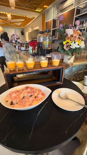 Opinii despre Noble Dine & Bar Manado în Kota Manado - Gastronomi dan perhotelan