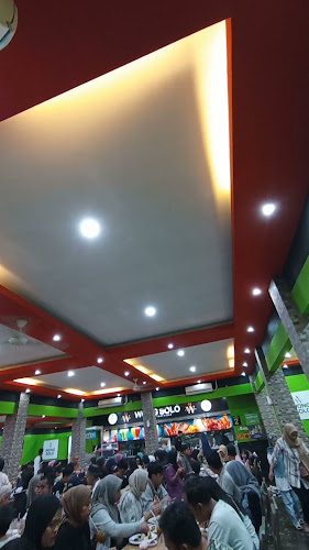 AYAM BAKAR WONG SOLO RUNGKUT MADYA - Gastronomi dan perhotelan