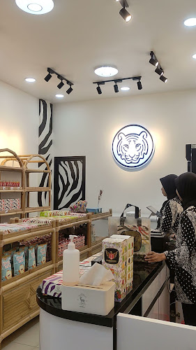 Siliwangi Bolu Kukus Raya Lontar, Surabaya - Surabaya