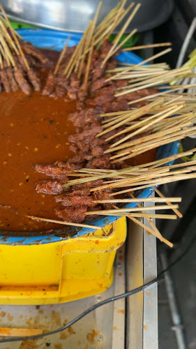 Opinii despre Warung Sate Rembiga UTAMA Bu Ririn în Kota Mataram - Gastronomi dan perhotelan