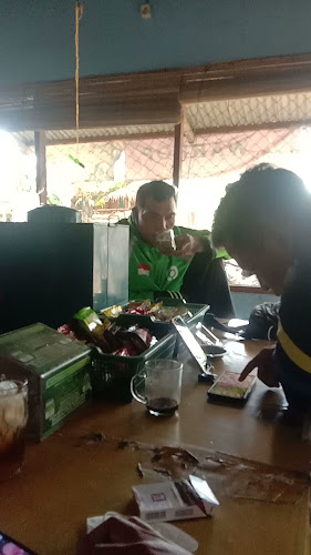 Opinii despre WARKOP JB în Kota Tangerang - Gastronomi dan perhotelan