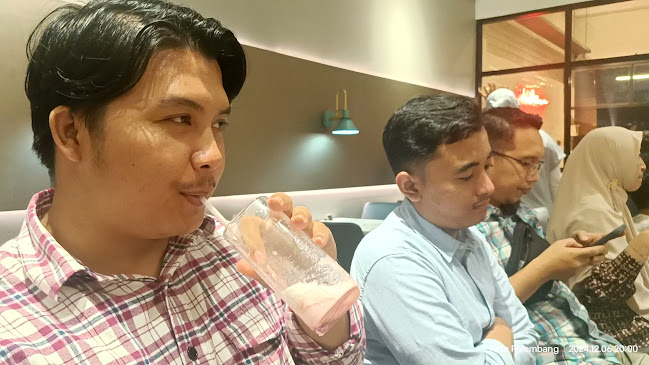 Opinii despre Luthier Coffee în Kota Palembang - Gastronomi dan perhotelan