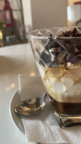 Opinii despre Kopi Equator Coffee în Kota Denpasar - Gastronomi dan perhotelan