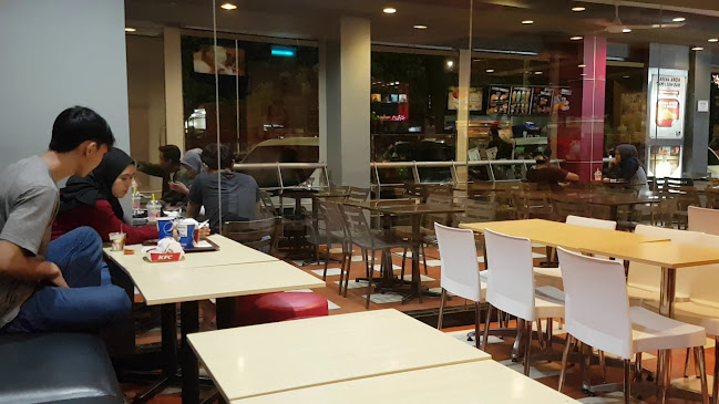 Opinii despre KFC Alauddin Makassar în Kota Makassar - Gastronomi dan perhotelan