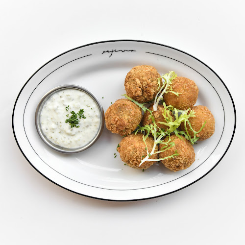 Opinii despre Sejiwa în Kota Bandung - Gastronomi dan perhotelan