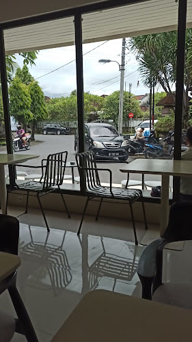 Jl. Trijata No.5, Dangin Puri Kangin, Kec. Denpasar Utara, Kota Denpasar, Bali 80223