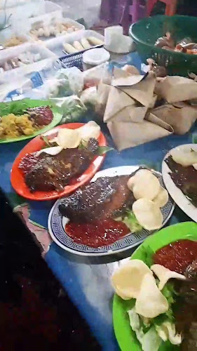 Opinii despre Ayam Penyet dan Pecel Lele Angkringan H. Kasni în Kota Dumai - Gastronomi dan perhotelan