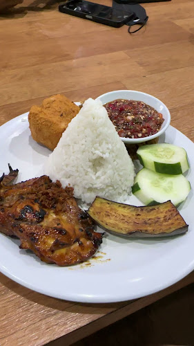 Opinii despre AYAM BAKAR WONG SOLO RUNGKUT MADYA în Surabaya - Gastronomi dan perhotelan