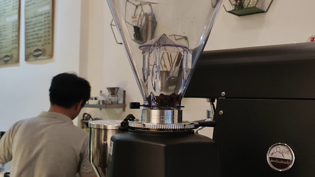 Opinii despre Kopi Equator Coffee în Kota Denpasar - Gastronomi dan perhotelan