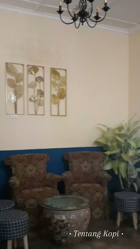 Opinii despre Tentang kopi & cafe pahoman în Kota Bandar Lampung - Gastronomi dan perhotelan