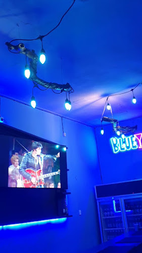 Blueys bar - Gastronomi dan perhotelan