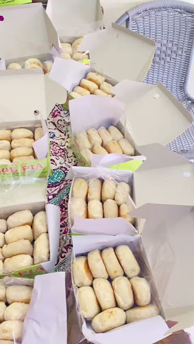 Opinii despre Kue Pia Wijaya Kusuma (Latopia Oleh-oleh Khas Tegal) în Kota Tegal - Gastronomi dan perhotelan