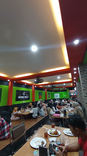 AYAM BAKAR WONG SOLO RUNGKUT MADYA - Surabaya