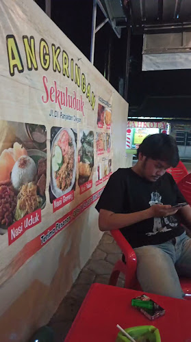 Angkringan sekuluduk - Gastronomi dan perhotelan