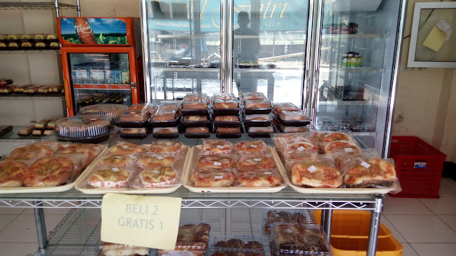 V5R6+P5M, Jl. Samaun Bakri, Lopang, Kec. Serang, Kota Serang, Banten 42111