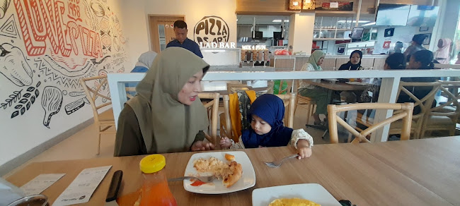 Pizza Hut Restoran - Gastronomi dan perhotelan