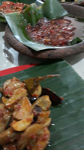 Opinii despre RM Ayam Cianjur în Kota Serang - Gastronomi dan perhotelan