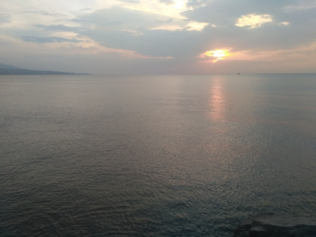 FRHM+W8F, Jl. Laksda John Lie, Kota Manado, Sulawesi Utara