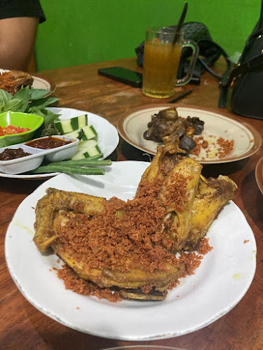 Comentarii opinii despre Ayam Goreng Mbak Yuli