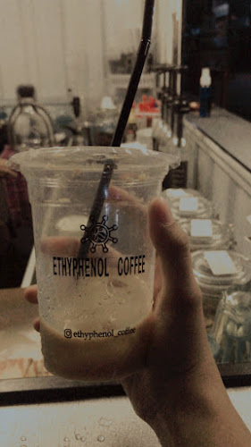 Comentarii opinii despre Ethyphenol Coffee and Entertain