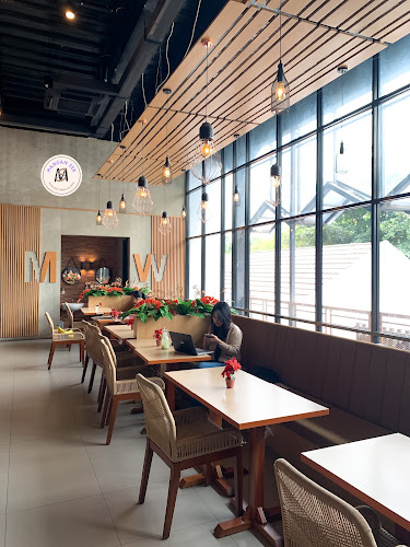 Cafe Coco Madeleine - Gastronomi dan perhotelan