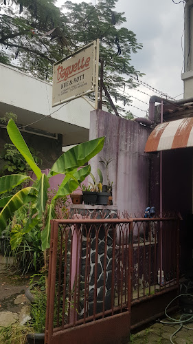 Jl. Tubagus Ismail No.11 A, Sekeloa, Kecamatan Coblong, Kota Bandung, Jawa Barat 40134