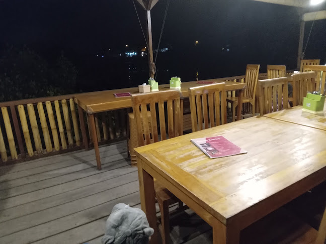 Warung Karang Seafood - Gastronomi dan perhotelan