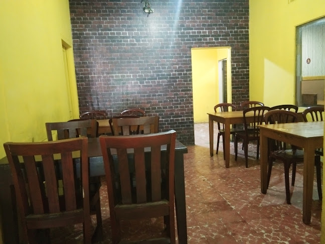 Opinii despre Ayam Penyet Cinde Laras în Kota Pematang Siantar - Gastronomi dan perhotelan